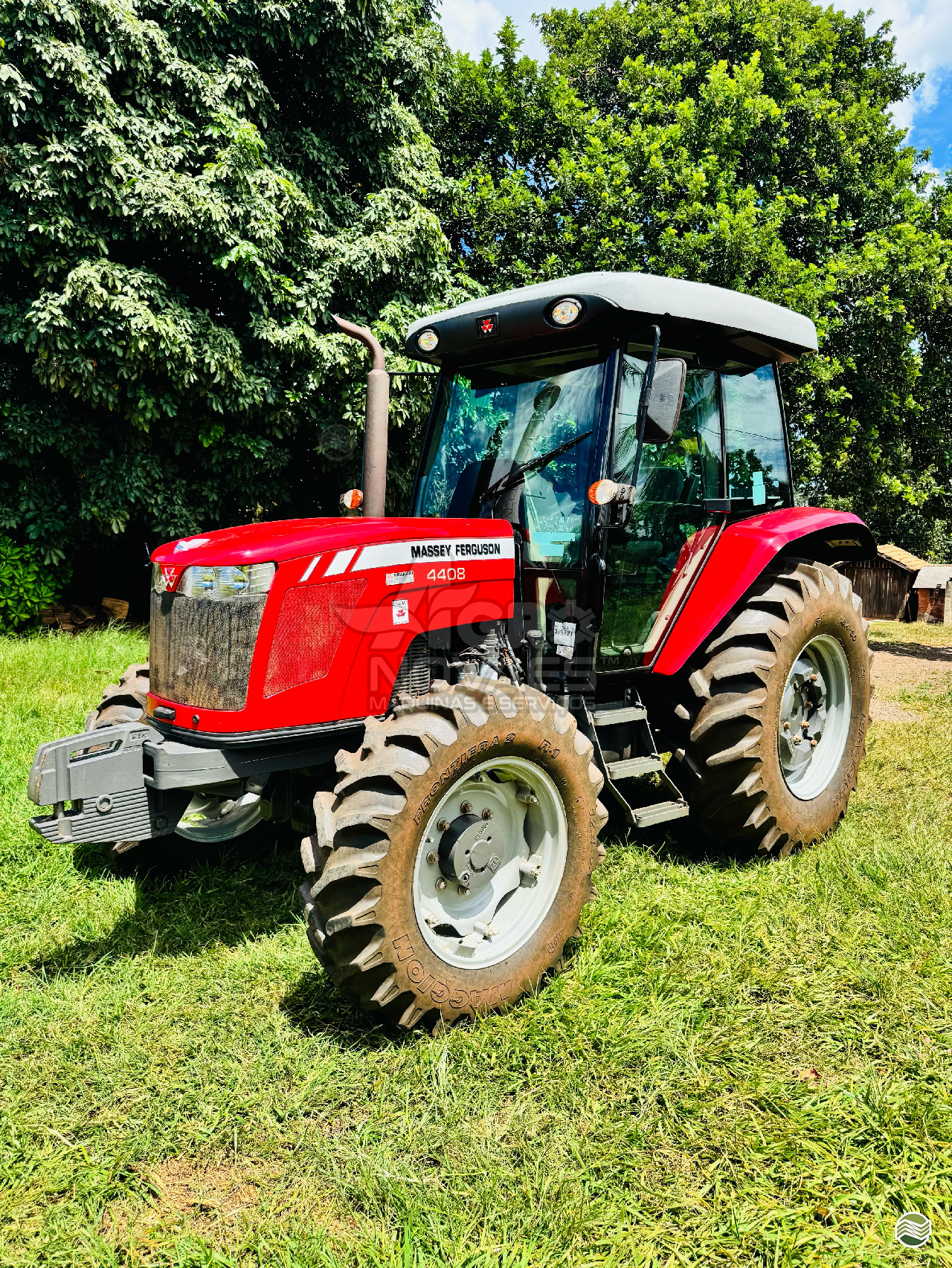 TRATOR MASSEY FERGUSON MF 4408 Tração 4x4 Agro Novaes Máquinas Agrícolas FERNANDOPOLIS SÃO PAULO SP